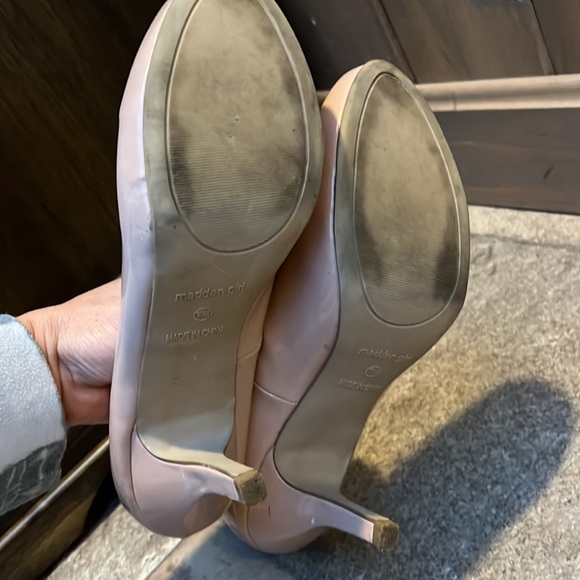 Woman’s size 10 Madden Girl pink faux leather heel EUC - Picture 6 of 6